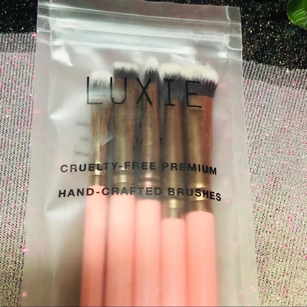✨ LUXIE EYECONIC EYE SET - ROSE GOLD ✨